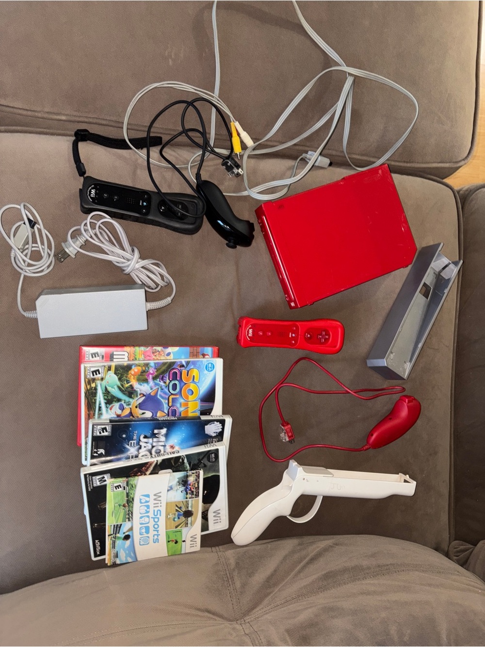 Nintendo Red & White Wii Portable Console Bundle